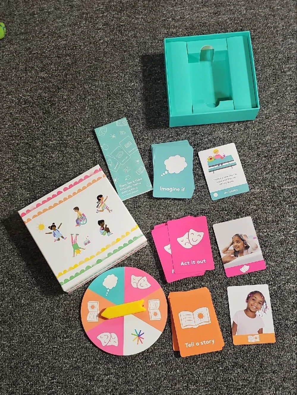 Lovevery Show, Tell And Think Empathy Game